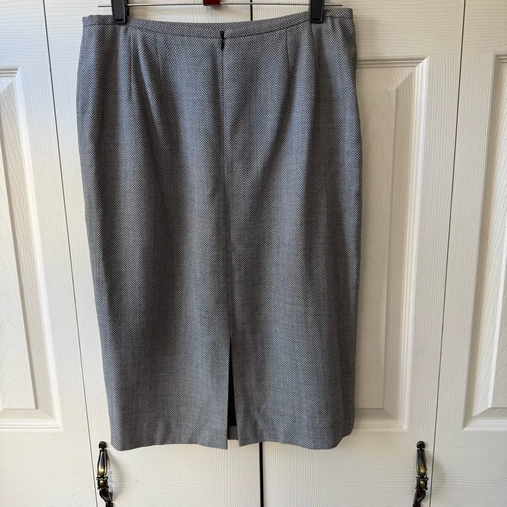 Lafayette 148 Herringbone Wool Blend Lined Pencil Skirt Women’s size 8